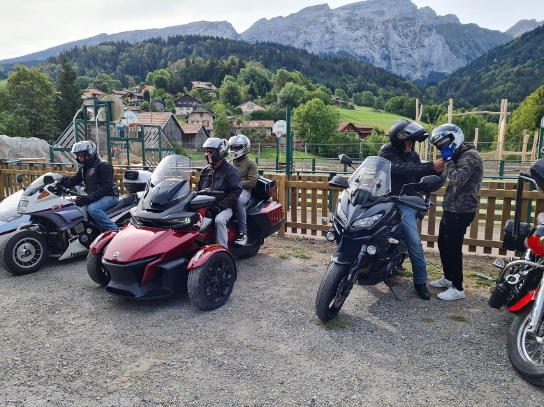 JOURNEE BAPTEME MOTO AUX GENTIANES Centre Saint Exupery